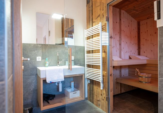 Chalet in Kaprun - First IN Mountain Chalet B, Terras & sauna