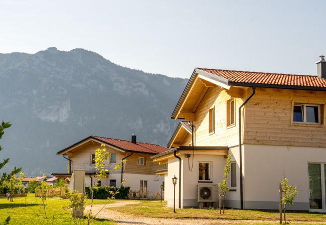 Huis in Inzell - Chalet met sauna & zomer-zwembad voor 10 personen